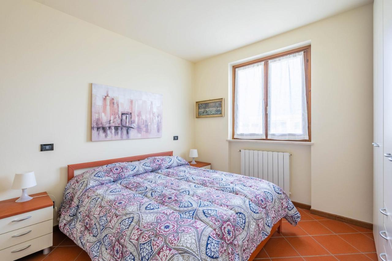 Pool - Marge Apartment - By Host4U Padenghe sul Garda Extérieur photo