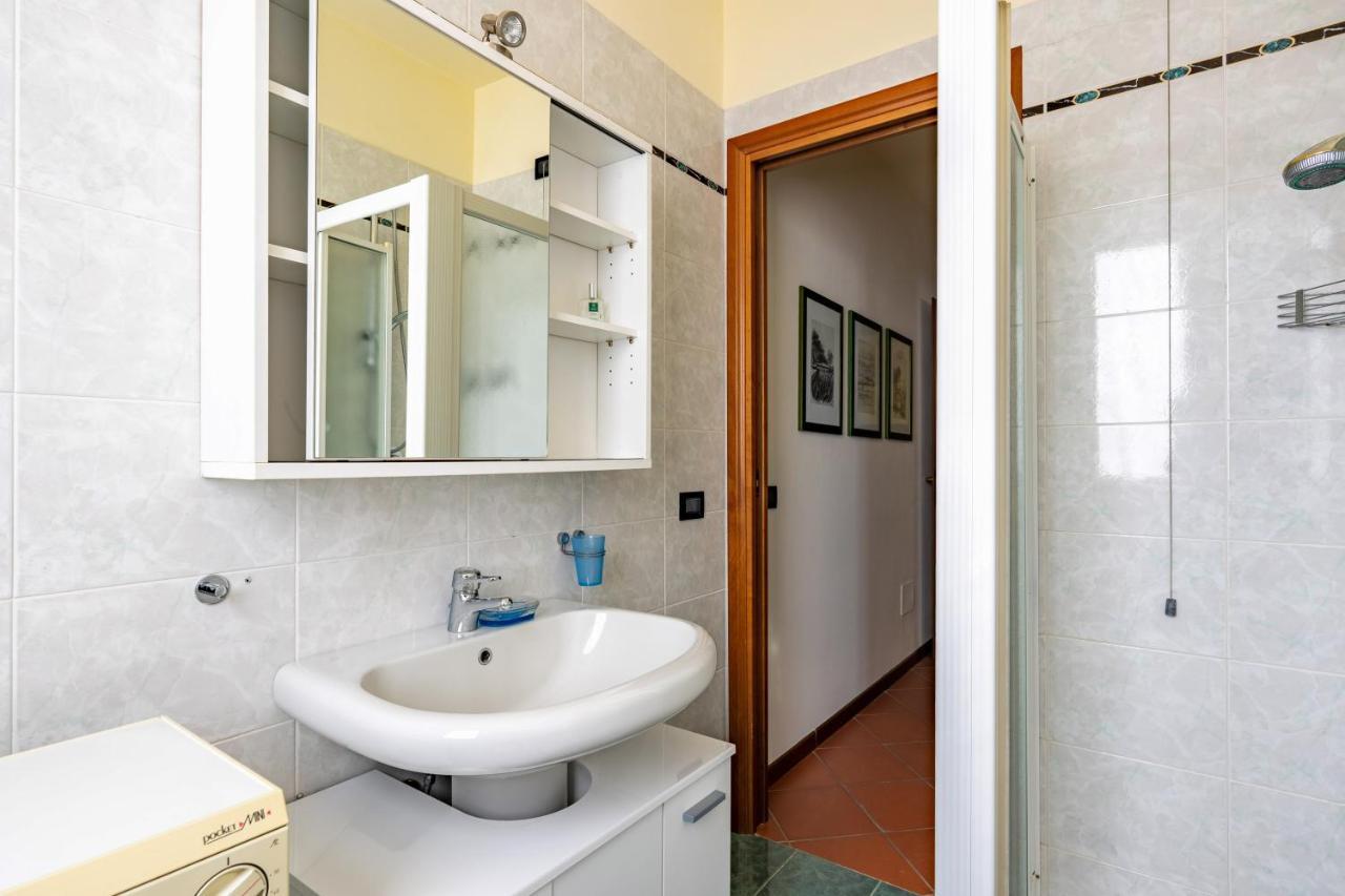 Pool - Marge Apartment - By Host4U Padenghe sul Garda Extérieur photo