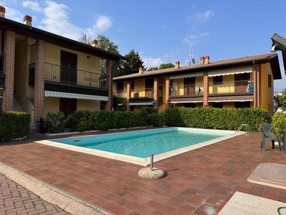 Pool - Marge Apartment - By Host4U Padenghe sul Garda Extérieur photo